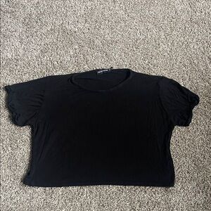 PrettyLittleThing Black Boxy Crop Tee